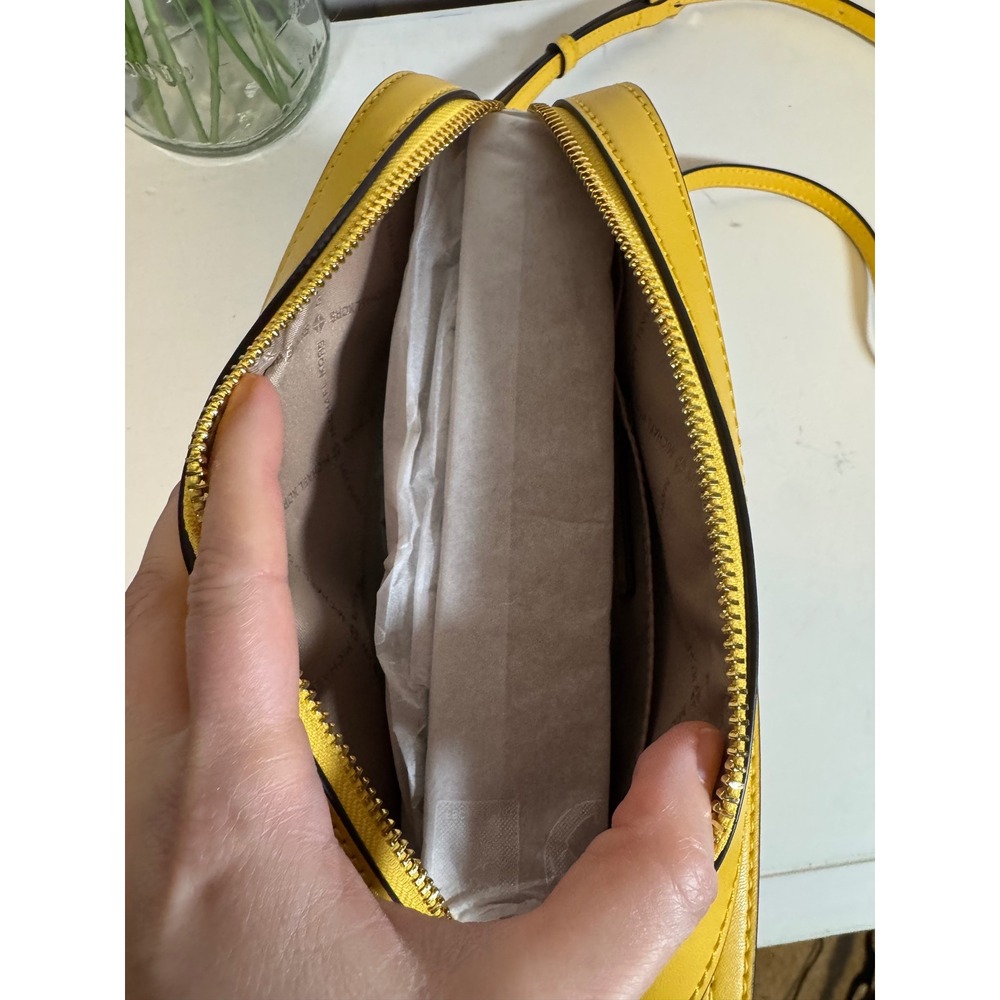 Michael Kors Jet Set Daisy Yellow LG EW ZP Chain Xbody Bag NWT - Picture 3 of 3